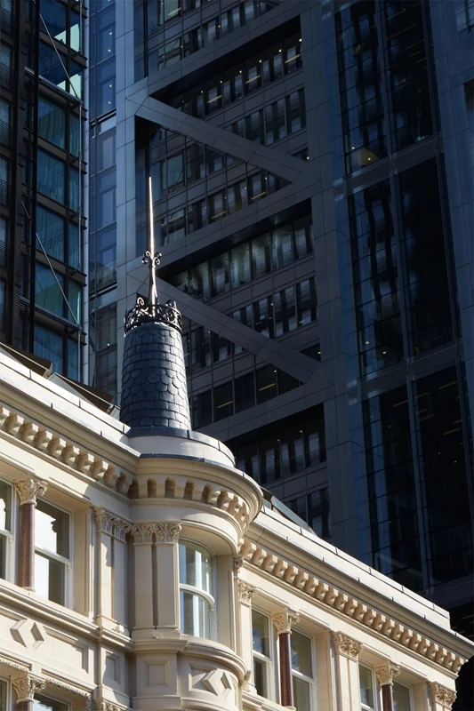 Atkinsons Emblematic Amber Empire – Image 5